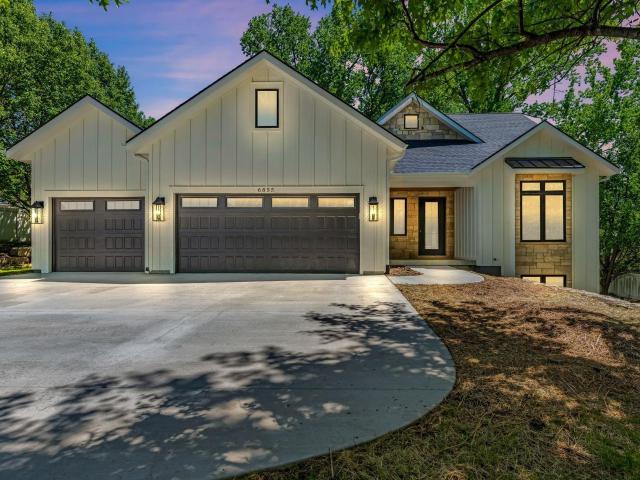 6855 SW Aylesbury Rd, Topeka, KS 66610 | MLS #244211