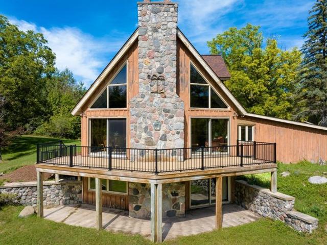 6856 Del Mason Rd, Bellaire, MI 49615