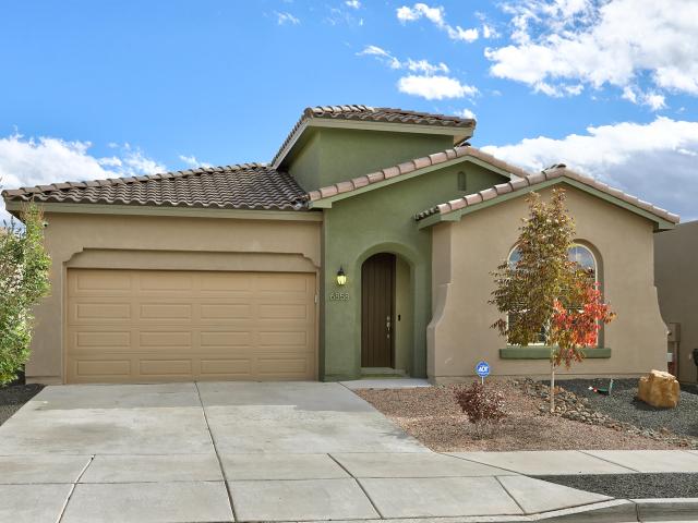 6858 Cleary Loop NE