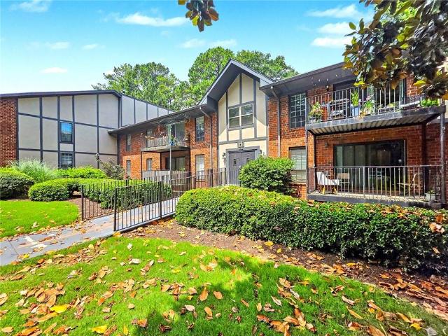 6851 Roswell Road H33