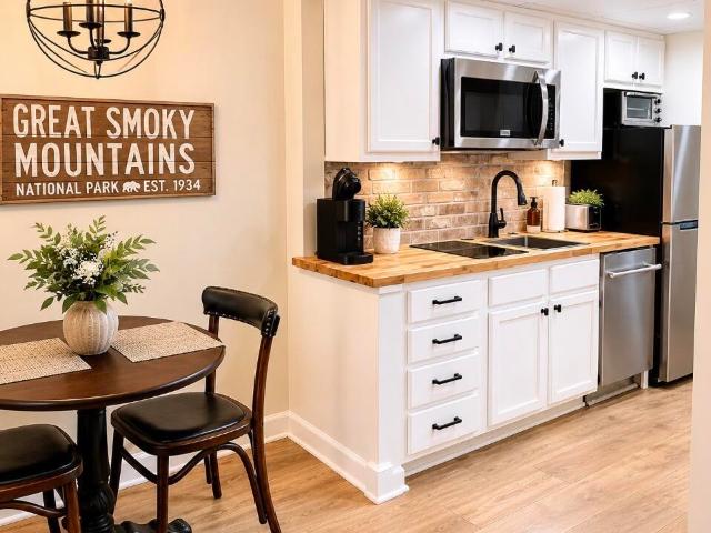 685 River Rd UNIT 303