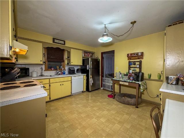 686 Forestridge Drive