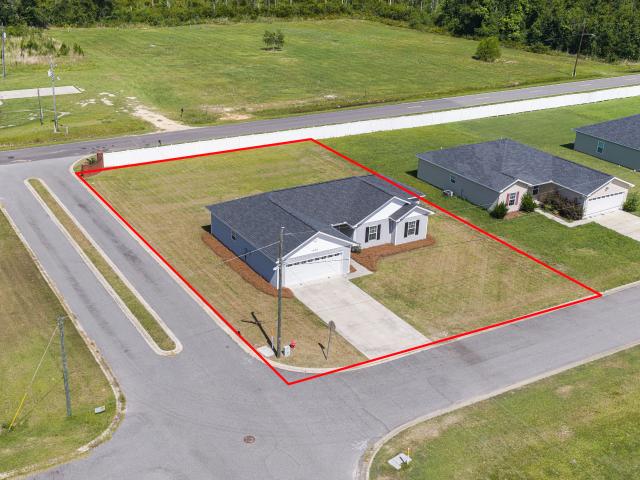 686 Lakeside Circle