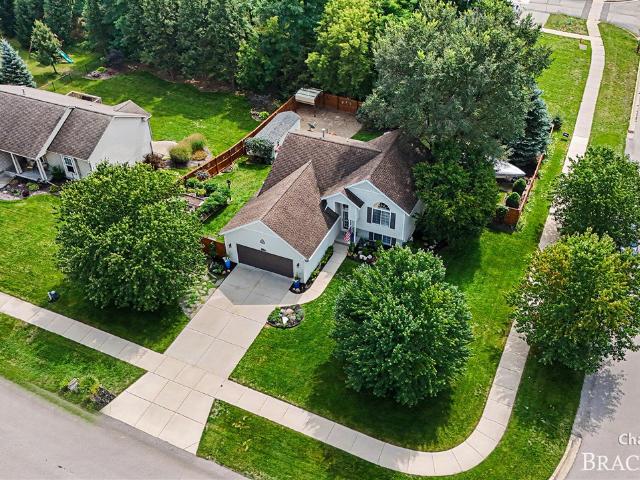 6876 Northway Drive NE