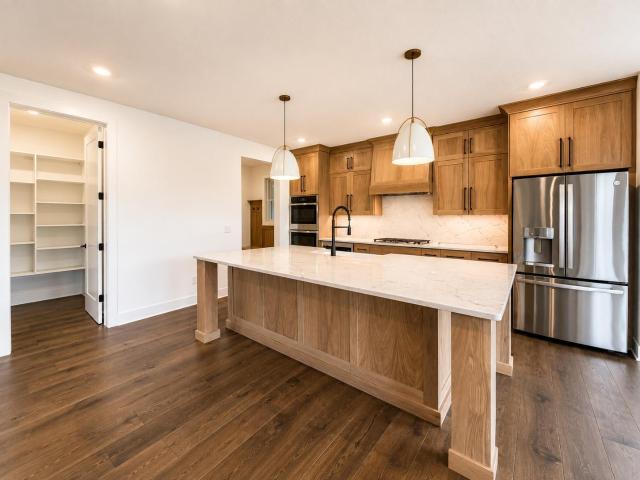 6870 Spruce Lane