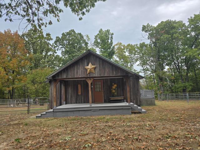 687 County Road 917