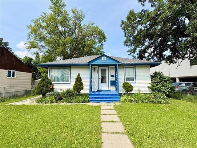 687 Archibald Street, Winnipeg, MB, R2J 0Y1 house for sale | Listing ID 202616 | Royal LePage