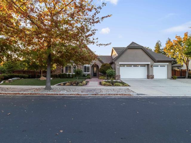 687 Old Oak Rd