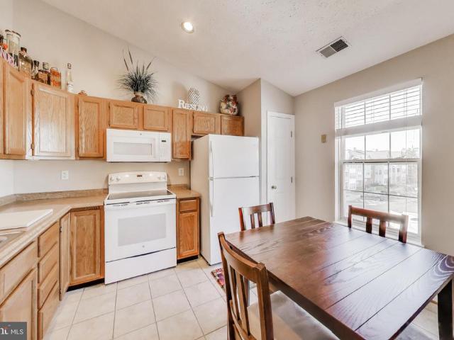 687 Winding Stream Way # 304