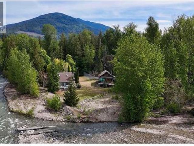 6884 Squilax Anglemont Road, Magna Bay, BC, V0E 1M7 house for sale | Listing ID 10373 | Royal LePage