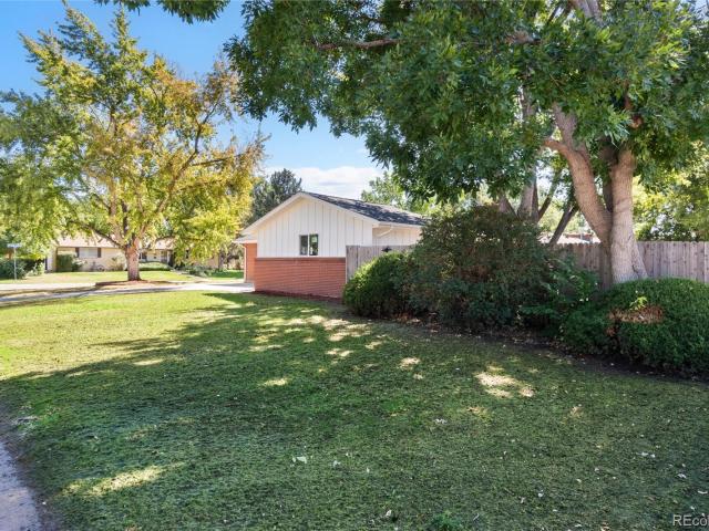 6885 Oak Way