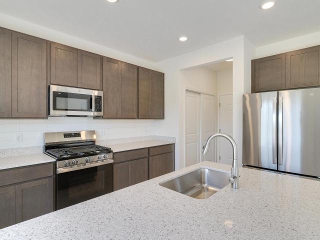 6880 Starling Drive