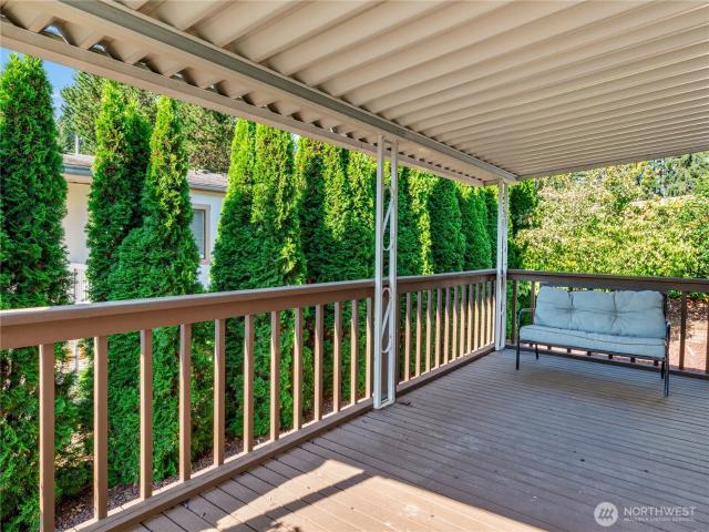 6883 Capricorn Lane NE