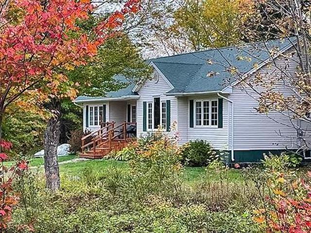 688 East Uniacke Road, Mount Uniacke, NS, B0N 1Z0 house for sale | Listing ID 202606 | Royal LePage