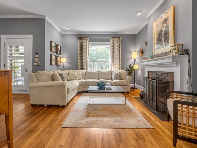 668 Elsmere Park