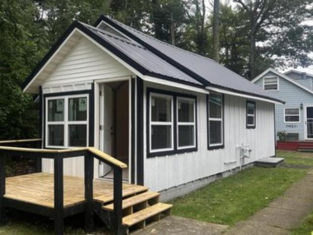 6891 E Houghton Lake Dr Unit 8, Houghton Lake, MI 48629