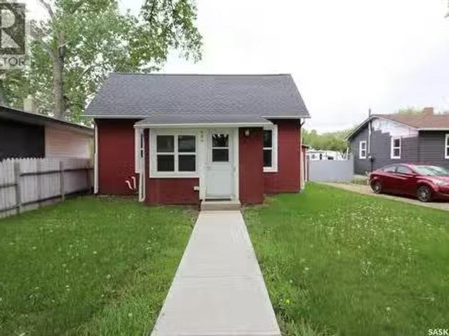 689 2Nd Street W, Shaunavon, SK, S0N 2M0 house for sale Lis.