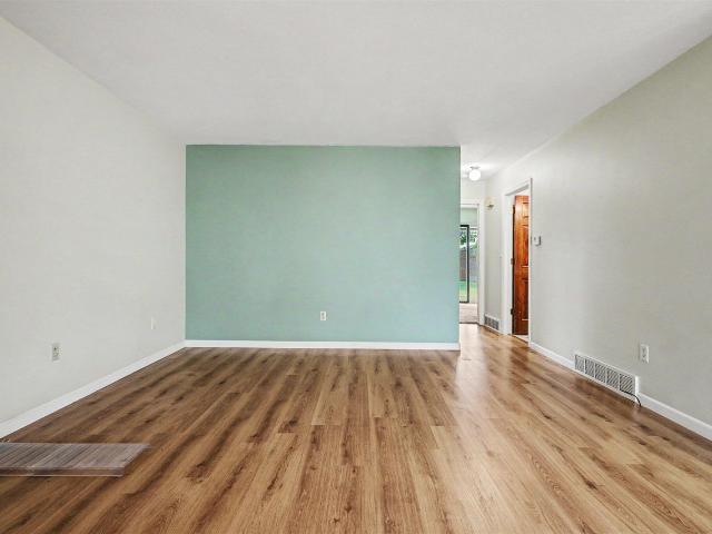 689 Carriage Lane