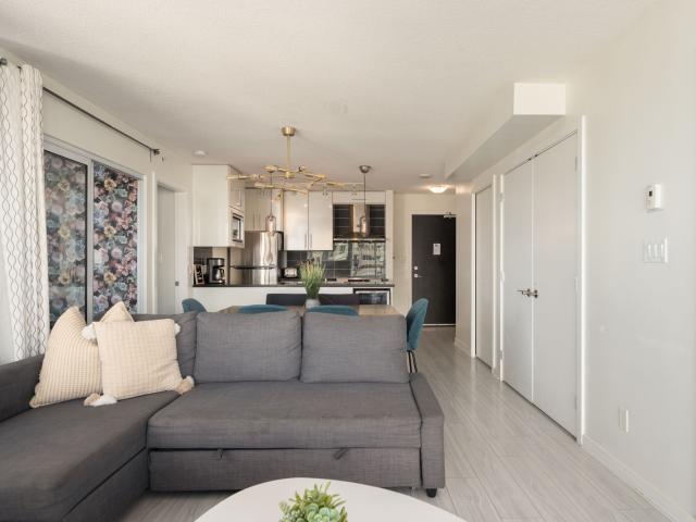 689 Abbott St 10th Floor, Vancouver | Birds Nest Properties