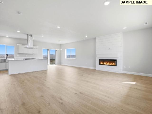 689 Taft ST