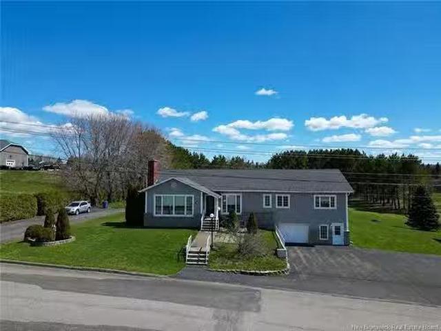 68 Theriault St, Grand Falls, NB, E3Y 1B5 house for sale Li.