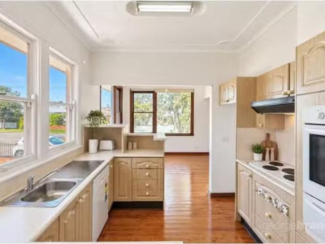 68 Toowoon Bay Road, Long Jetty House for rent Listed by Jess.