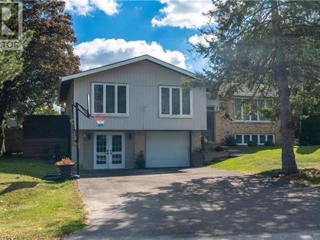 68 Aberdeen Street, Caledonia, ON, N3W 1C8 house for sale | Listing ID 40868 | Royal LePage