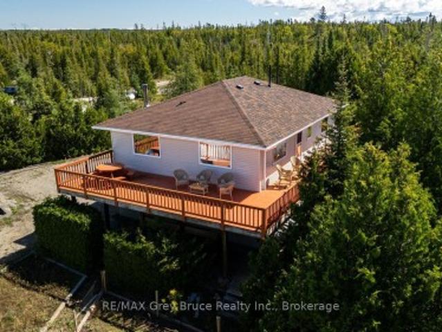 68 Bayshore Avenue S, Northern Bruce Peninsula, ON, N0H 2R0 house for sale | Listing ID X13733 | Royal LePage