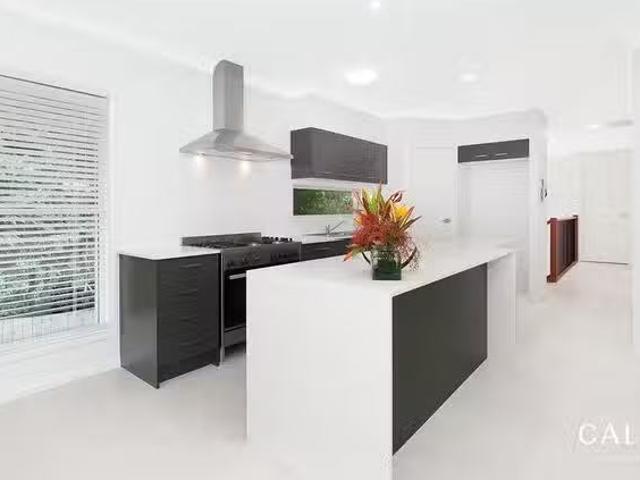 68 Chiswick Road, Bardon, QLD 4065
