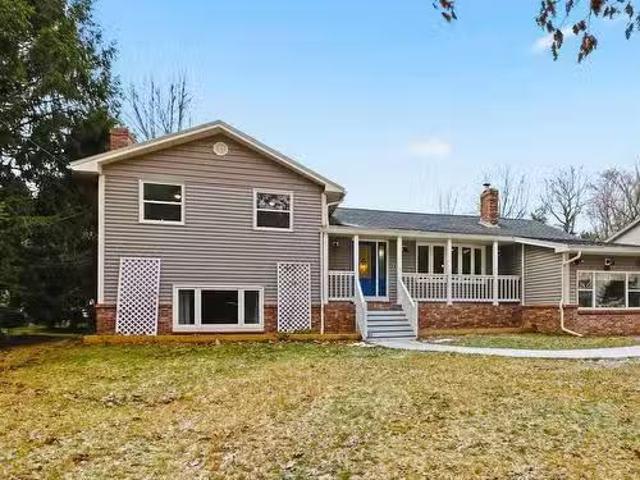 68 Fletcher Drive, Fall River, NS, B2T 1J2 Luxury House for.
