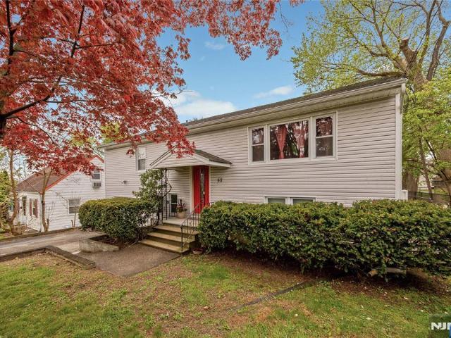 68 Minnehaha Boulevard