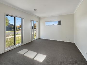 68 Primrose CrescentMickleham VIC 3064, Australia
