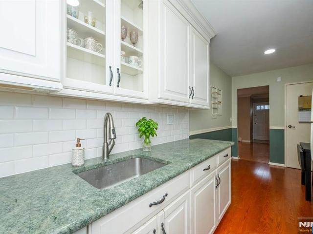 68 Regency Park