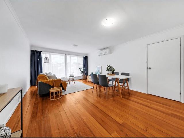 68 Ripplebrook Drive, Broadmeadows VIC 3047 Spacious, Bright & Convenient Family Home