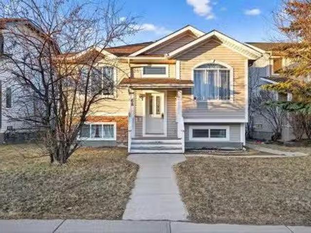 68 Silver Springs Way Nw, Airdrie, AB, T4B 2R6 house for sal.