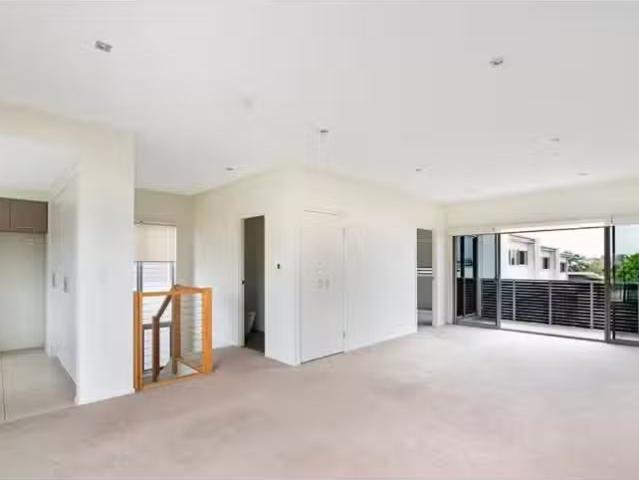 68 Stephens Street, MORNINGSIDE House for rent Listed by Cris.