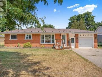 House for sale in Galt, Ontario - Garden