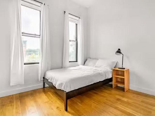 68th Ave, New York City, NY