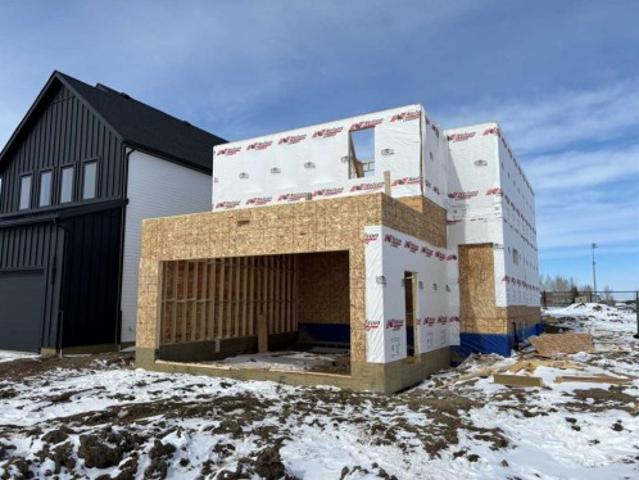6906 35 Street, Lloydminster, AB, T9V 2Z4 house for sale | Listing ID A2280 | Royal LePage