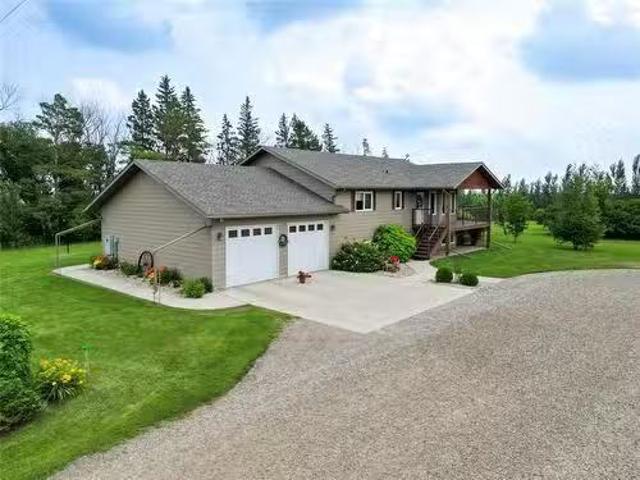 69071 116W Road, Brandon, MB, R0K 1X0 Luxury House for sale.