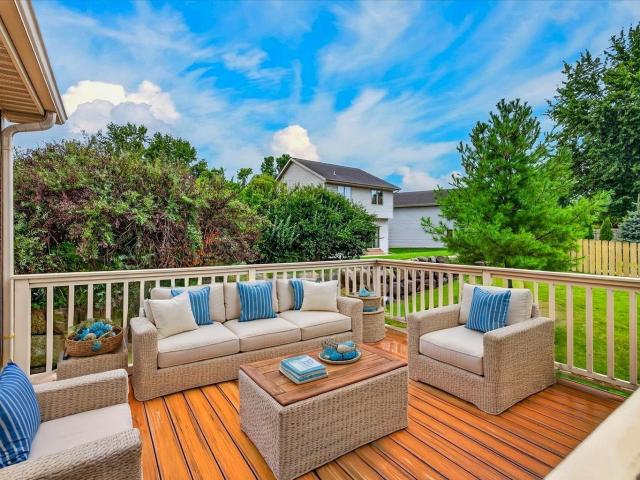 6909 Country Lane