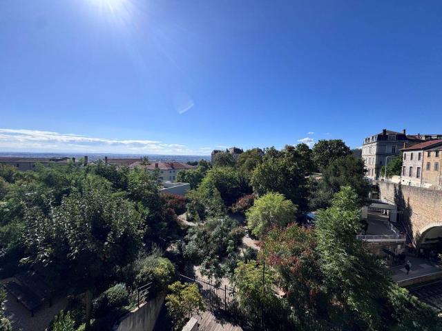 69005 75.28M²