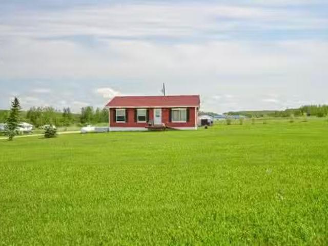 69005 Range Road 64, Grovedale, AB, T0H 1X0 house for sale.