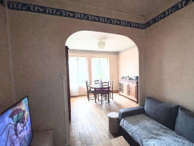 69009 LYON APPARTEMENT DE 3 PIECES JARDIN VUE DEGAGEE TRAVERSANT CALME PROCHE DU METRO ET DES COMMODITES