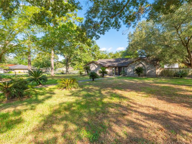 6903 Meadowlark Lane