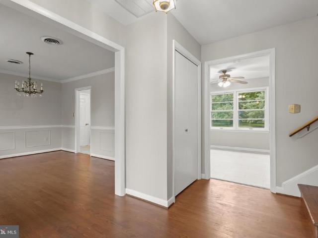 6903 Greenvale Court