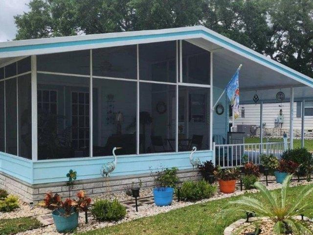 690 Cedar Ln, Lady Lake, FL 32159