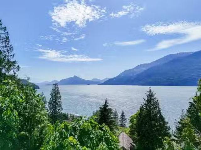 690 Shaughnessy Place, Squamish, BC, V8B 1J1 vacant land for.