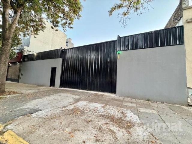690m2 Deposito doble frente excelente estado portones automaticos