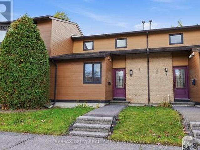 6917 Bilberry Drive, Ottawa, ON, K1C 2C1 townhouse for sale | Listing ID X14108 | Royal LePage